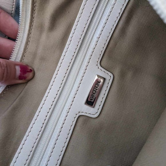 Oroton White Leather Crescent Handbag - Picture 6 of 6